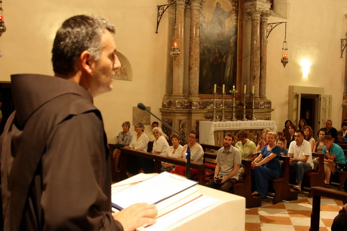 Sv. Frane: Predstavljanje CD-a zbora bogoslova Franjevačke provincije Sv. Frane: Predstavljanje CD-a zbora bogoslova Franjevačke provincije