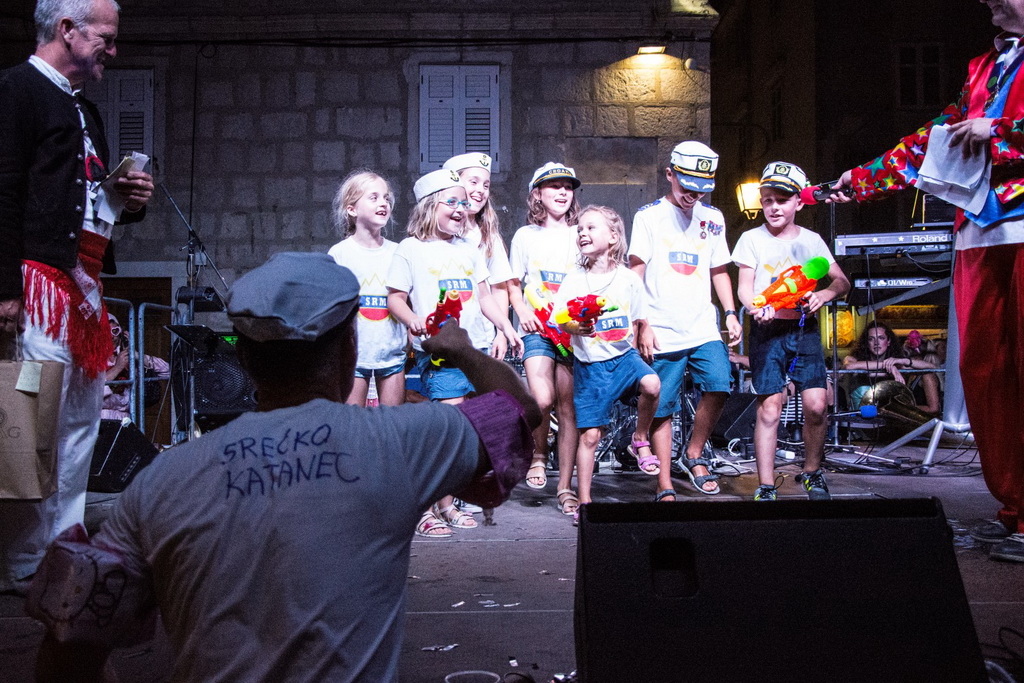 Paški ljetni karneval 2017 – maškarana povorka