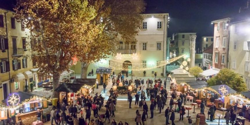 Adventska čarolija na Poluotoku. Foto: Dino Stanin/PIXSELL Adventska čarolija na Poluotoku. Foto: Dino Stanin/PIXSELL