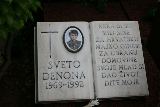 Udruga specijalaca domovinskog rata “Poskoci” Zadar obilježila je 20. obljetnicu pogiblje Svete Denona, pripadnika Specijalne jedinice “Poskoci” Zadar.