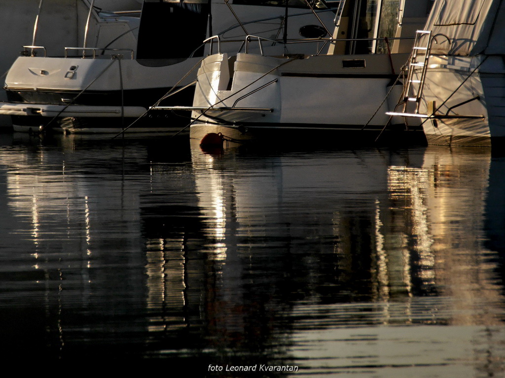 Svitanje i rano jutro u novoj luci Gaženica