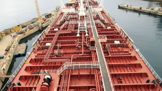 Rijeka, 251011.
U rijeckom brodogradilistu 3. maj danas je Tankerska plovidba Zadar preuzela tanker Vinjerac porinut krajem svibnja. Rijec je o drugom istovjetnom tankeru izgradjenom u 3. maju za zadarskog narucitelja. Sluzi za prijevoz nafte, naftnih pre Rijeka, 251011.
U rijeckom brodogradilistu 3. maj danas je Tankerska plovidba Zadar preuzela tanker Vinjerac porinut krajem svibnja. Rijec je o drugom istovjetnom tankeru izgradjenom u 3. maju za zadarskog narucitelja. Sluzi za prijevoz nafte, naftnih pre