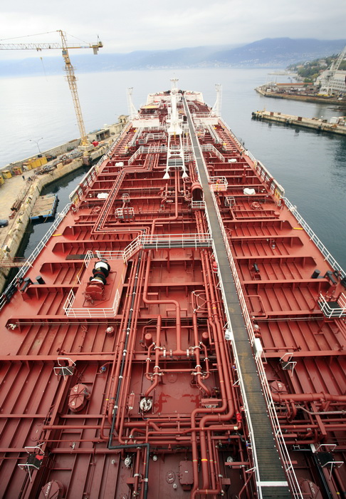 Rijeka, 251011.
U rijeckom brodogradilistu 3. maj danas je Tankerska plovidba Zadar preuzela tanker Vinjerac porinut krajem svibnja. Rijec je o drugom istovjetnom tankeru izgradjenom u 3. maju za zadarskog narucitelja. Sluzi za prijevoz nafte, naftnih pre Rijeka, 251011.
U rijeckom brodogradilistu 3. maj danas je Tankerska plovidba Zadar preuzela tanker Vinjerac porinut krajem svibnja. Rijec je o drugom istovjetnom tankeru izgradjenom u 3. maju za zadarskog narucitelja. Sluzi za prijevoz nafte, naftnih pre