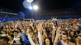 13.08.2013., Zagreb – Britanski pjevac Robbie Williams odrzao je koncert na maksimirskom stadionu u sklopu turneje Take the crown. Photo: Petar Glebov/Pixsell 13.08.2013., Zagreb – Britanski pjevac Robbie Williams odrzao je koncert na maksimirskom stadionu u sklopu turneje Take the crown. Photo: Petar Glebov/Pixsell