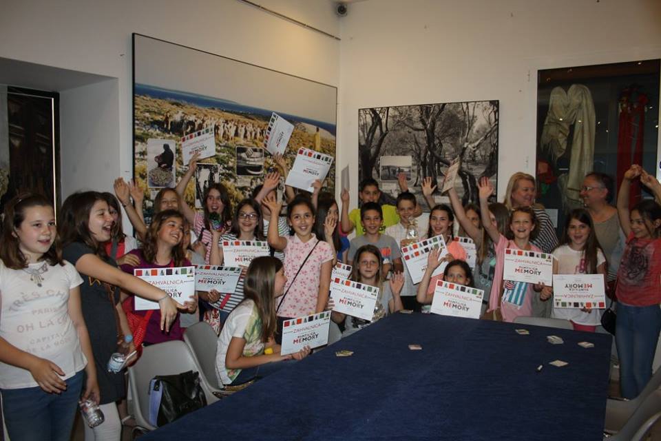 Etno dani: Osnovci igrali “Igru pamtilicu” u Gradskoj straži Etno dani: Osnovci igrali “Igru pamtilicu” u Gradskoj straži