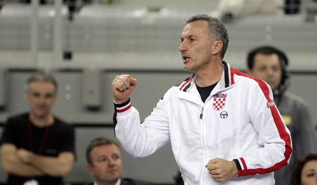 Varazdin, 050310.
Susret 1. kola Svjetske skupine Davis cupa izmedju Hrvatske i Ekvadora igra se u Varazdinu. Prvi susret igraju Ivo Karlovic i Nicolas Lapentti, pobjedio je Ivo Karlovic 3:2.
Na slici: izbornik Hrvatske Goran Prpic.
Foto: Zeljko Hajdinjak