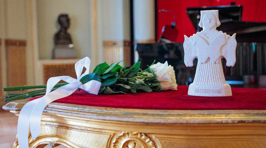 Image 5722213 (auto) Image 5722213 (auto)