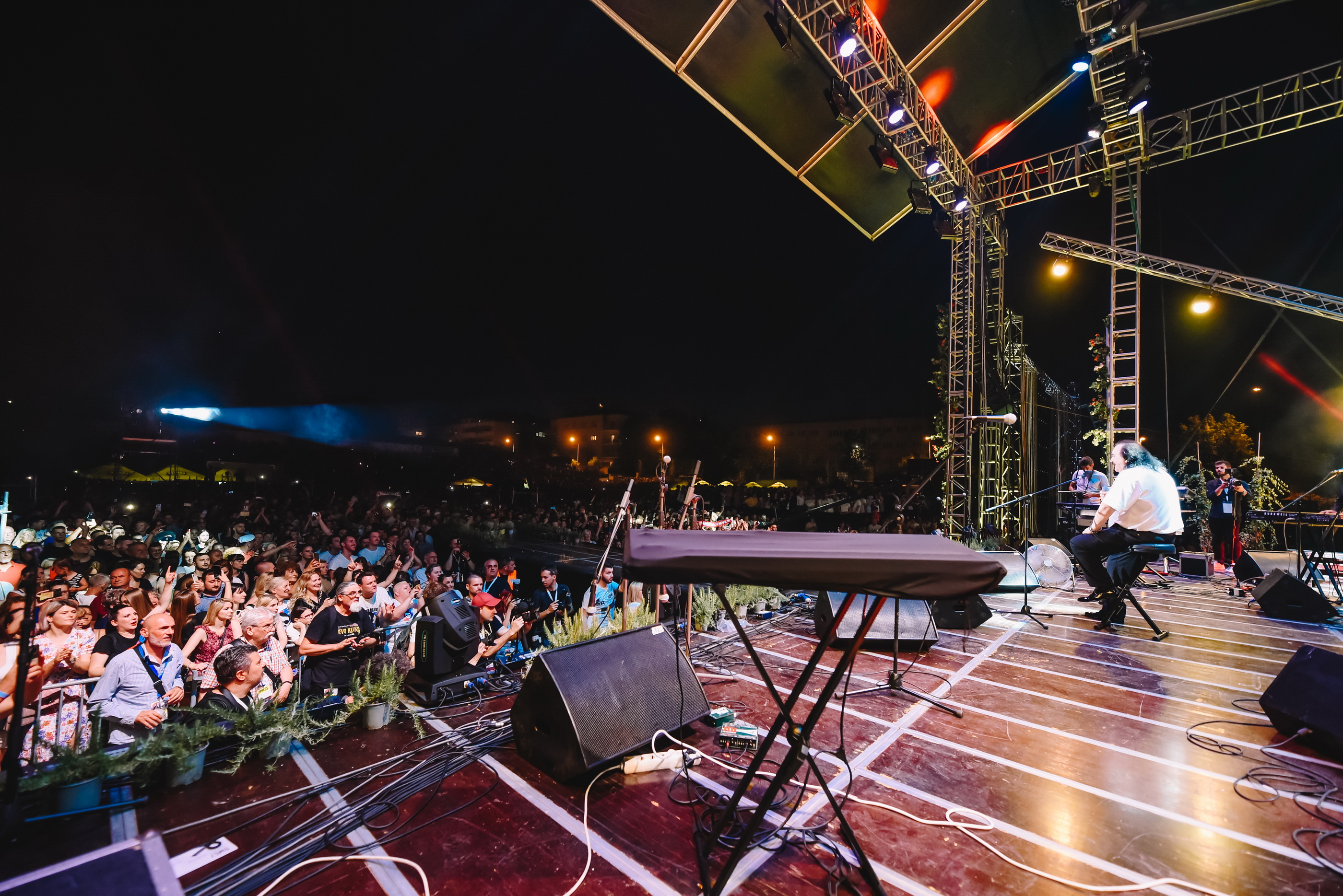 Stari Plac: Mišo Kovač i prijatelji priredili nezaboravan koncert