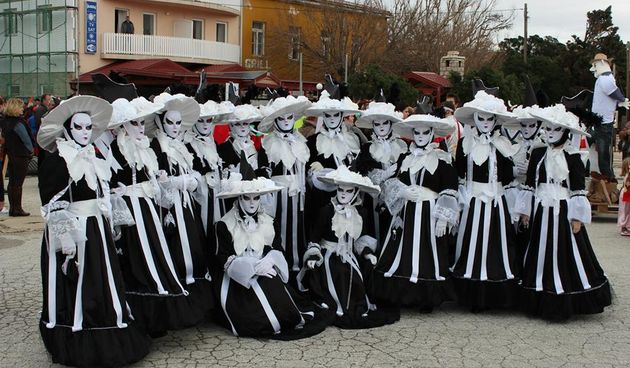 Paški zimski karneval, maskenbal, maškare
