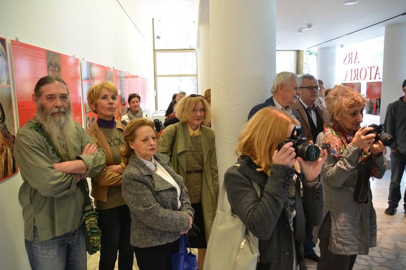 U Galeriji C8 otvorena je izlozba Ars Amatoria ljubav i erotika u starom Rimu koju organiziraju Arheoloski muzej Zadar i Arheoloski muzej Istre .O izlozbi su govorili Darko Komso ravnatelj Arheoloskog muzeja u Puli i Autorica izlozbe dr. sc. Kornelija A. U Galeriji C8 otvorena je izlozba Ars Amatoria ljubav i erotika u starom Rimu koju organiziraju Arheoloski muzej Zadar i Arheoloski muzej Istre .O izlozbi su govorili Darko Komso ravnatelj Arheoloskog muzeja u Puli i Autorica izlozbe dr. sc. Kornelija A.