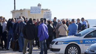 Pag: Prosvjed protiv ilegalnih berača samoniklog bilja, Foto: Filip Brala/PIXSELL