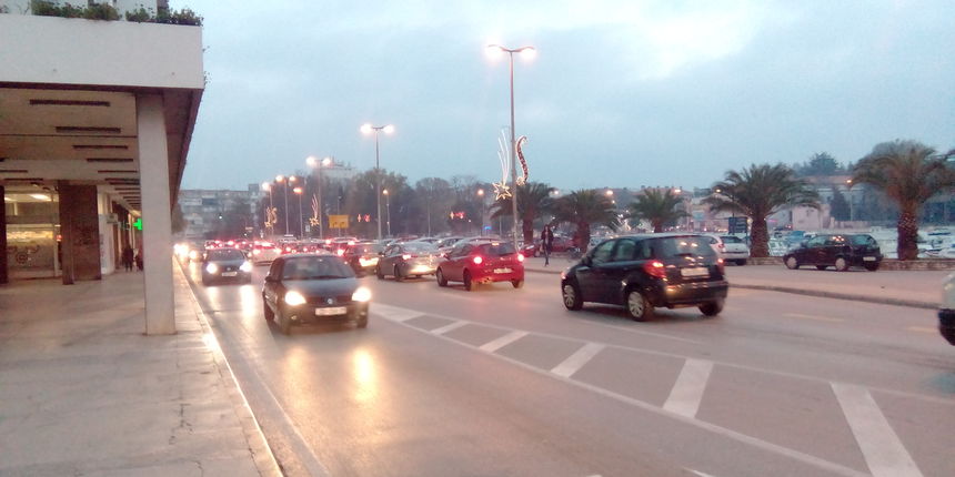 Radovi kod Jazina – prometna gužva