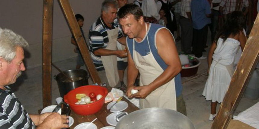 “Beeenkovac – janjetina & jaretina” jedinstven gastro događaj u Benkovcu “Beeenkovac – janjetina & jaretina” jedinstven gastro događaj u Benkovcu