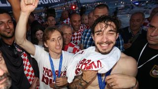 Svečani doček zadarskih Vatrenih: Jedrenjakom Branimir plovili od Gradskog mosta do gata na zadarskoj rivi