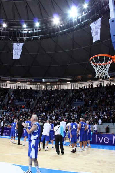 KK Zadar – Real Madrid, umirovljenje dresova 10 (Giuseppe Giergia) i 11 (Kresimir Cosic), Foto; Mladen Malik KK Zadar – Real Madrid, umirovljenje dresova 10 (Giuseppe Giergia) i 11 (Kresimir Cosic), Foto; Mladen Malik