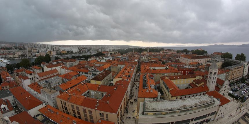 Zadar, kiša, kišni oblaci, kiša, kampanel