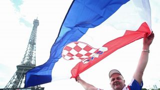 Euro 2016: Hrvatski navijači napravili fenomenalnu atmosferu u Parizu. Photo: Sanjin Strukić/PIXSELL Euro 2016: Hrvatski navijači napravili fenomenalnu atmosferu u Parizu. Photo: Sanjin Strukić/PIXSELL