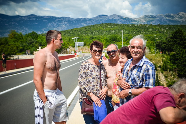 Mario Možnik i njegovi kolege sportaši otvorili su sezonu Bungee Jumpinga sa starog Masleničkom mosta