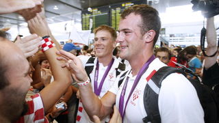 Zagreb, 130812.
Pleso.
Povratak Hrvatske olimpijske delegacije u Zagreb sa Olimpijskih igara u Londonu.
Foto: Goran Mehkek / CROPIX Zagreb, 130812.
Pleso.
Povratak Hrvatske olimpijske delegacije u Zagreb sa Olimpijskih igara u Londonu.
Foto: Goran Mehkek / CROPIX