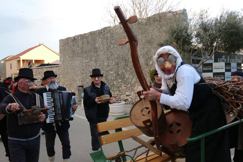 2. Međunarodna karnevalska povorka Virskih maškara