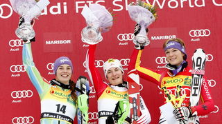 Maribor, Slovenija, 170110.
Audi FIS Ski World Cup.
46. Zlatna lisica. Slaolm.
Na fotografiji: proglasenje pobjednica slaloma: slijeva Tina Maze (druga) Kathrin Zettel (pobjednica) i Maria Reisch (treca).
Foto: Ronald Gorsic / CROPIX