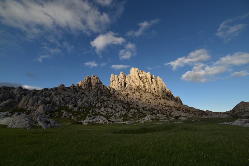 Velebitska katedrala – Tulove grede. Foto: Vinko Pešić Velebitska katedrala – Tulove grede. Foto: Vinko Pešić