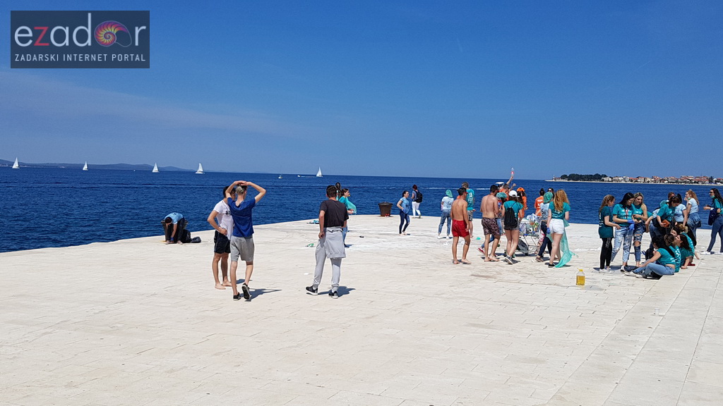 Ludijada maturanata na zadarskoj rivi