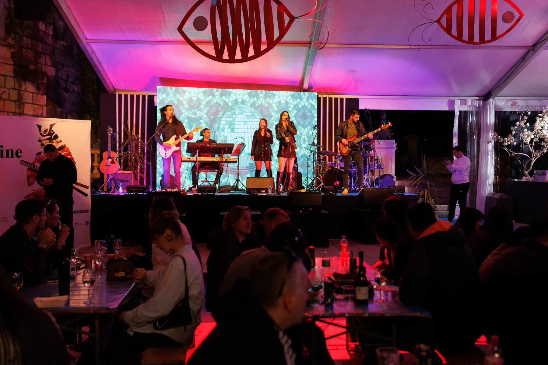 Tuna, Sushi & Wine festival Zadar: Koncert Lucije Marcelić & Pink Noise Tuna, Sushi & Wine festival Zadar: Koncert Lucije Marcelić & Pink Noise