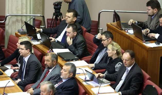 13.11.2013., Zagreb – Usvajanjem dnevnog reda i aktualnim prijepodnevom Sabor je poceo 10. sjednicu. Photo: Patrik Macek/PIXSELL Autor  Patrik Macek/PIXSELL KLJUČNE RIJEČI  Hrvatski sabor, sjednica, aktualno prijepodne, Sabor , zoran milanovic