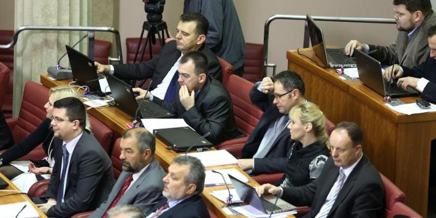 13.11.2013., Zagreb – Usvajanjem dnevnog reda i aktualnim prijepodnevom Sabor je poceo 10. sjednicu. Photo: Patrik Macek/PIXSELL Autor  Patrik Macek/PIXSELL KLJUČNE RIJEČI  Hrvatski sabor, sjednica, aktualno prijepodne, Sabor , zoran milanovic