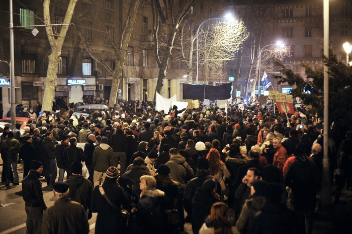 Zagreb, 040311.
Ilica.
Peti po redu, protuvladin prosvjed tzv. facebook grupe.
Na fotografiji: Prosvjednici na Trgu zrtava fasizma idu prema sredisnjici HDZ-a.
Foto: Boris Kovacev / CROPIX Zagreb, 040311.
Ilica.
Peti po redu, protuvladin prosvjed tzv. facebook grupe.
Na fotografiji: Prosvjednici na Trgu zrtava fasizma idu prema sredisnjici HDZ-a.
Foto: Boris Kovacev / CROPIX