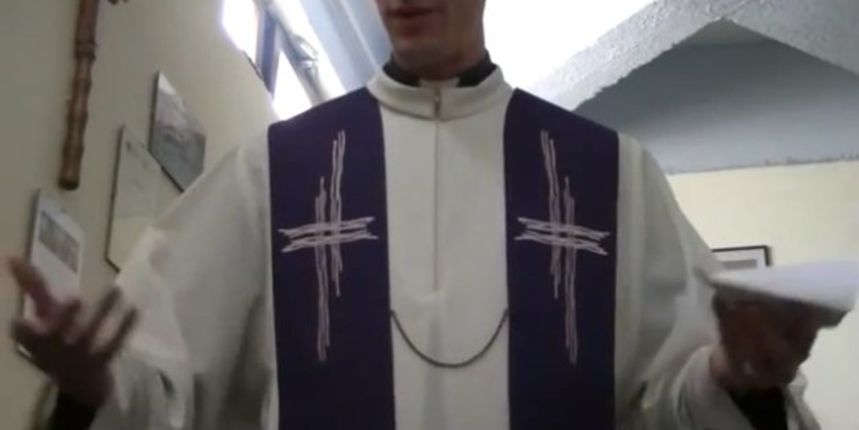 crkva i kafić, foto: screenshot youtube crkva i kafić, foto: screenshot youtube