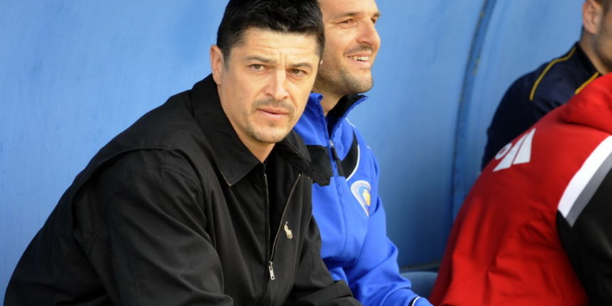 Sibenik, 160411. Stadion Subicevac Utakmica 25. kola 1.HNL izmedju NK Sibenik (narancasti) i NK Zadar (bijeli). Na slici: Dalibor Zebic, trener Zadra Foto: Niksa Stipanicev / CROPIX Sibenik, 160411. Stadion Subicevac Utakmica 25. kola 1.HNL izmedju NK Sibenik (narancasti) i NK Zadar (bijeli). Na slici: Dalibor Zebic, trener Zadra Foto: Niksa Stipanicev / CROPIX