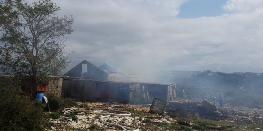 Izgorjela štala, foro. Radio Zadar Izgorjela štala, foro. Radio Zadar
