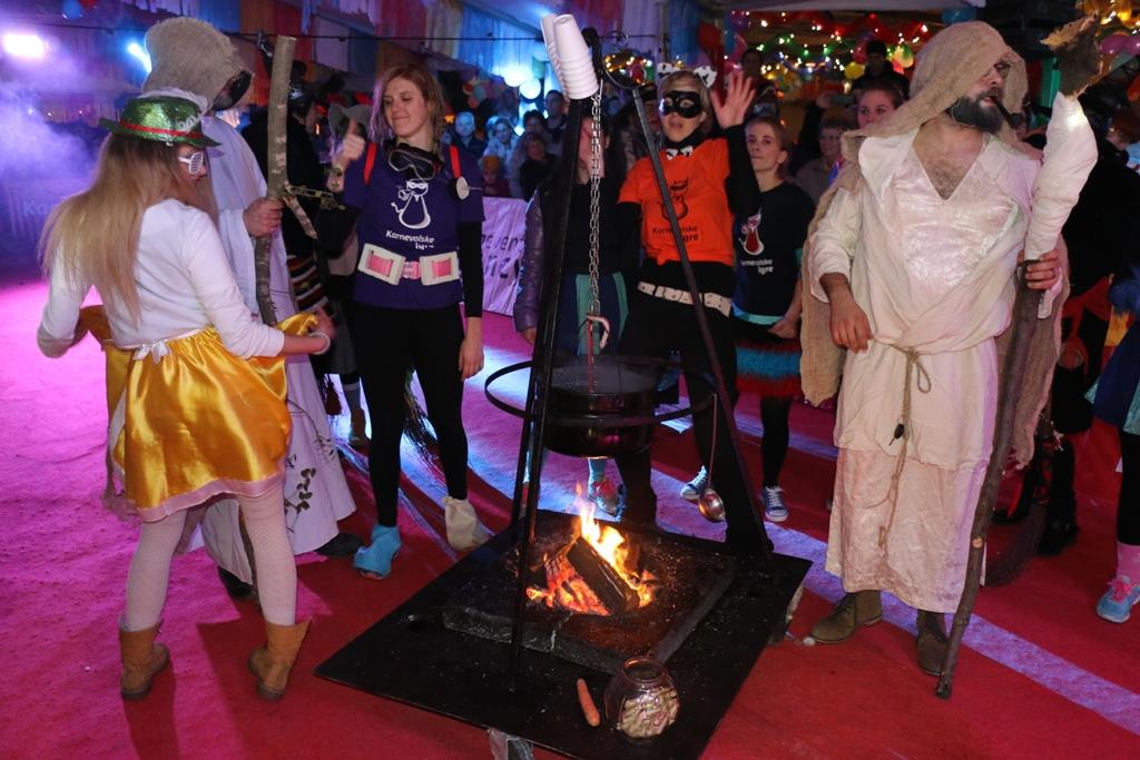 Virske maškare 2017: Karnevalske igre i koncert grupe Vista Virske maškare 2017: Karnevalske igre i koncert grupe Vista