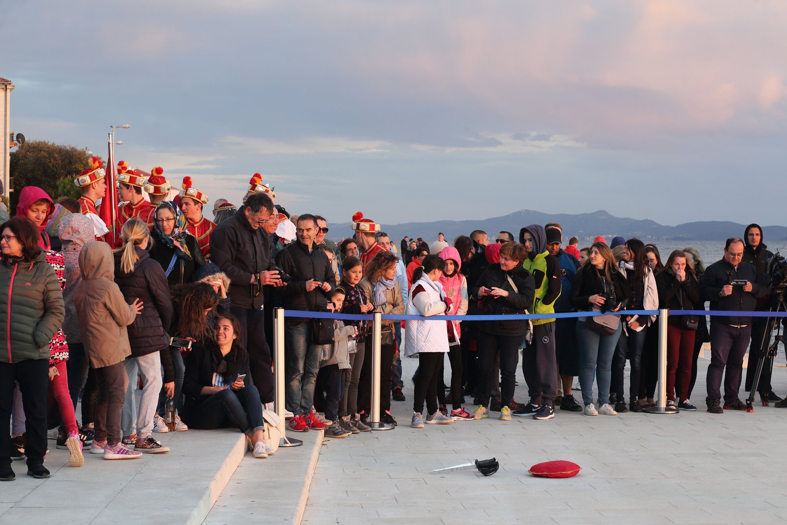 HGD Sv. Cecilija izvelo korčulanski viteški ples “Moreška” na Pozdravu suncu