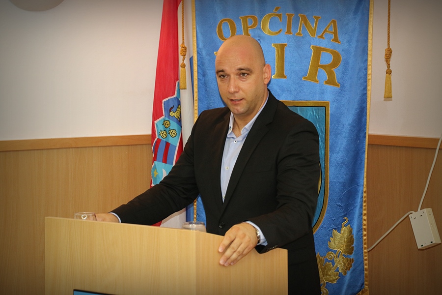 Dan Općine Vir proslavljen uz spektakularni koncert Prljavog Kazališta i vatromet Dan Općine Vir proslavljen uz spektakularni koncert Prljavog Kazališta i vatromet