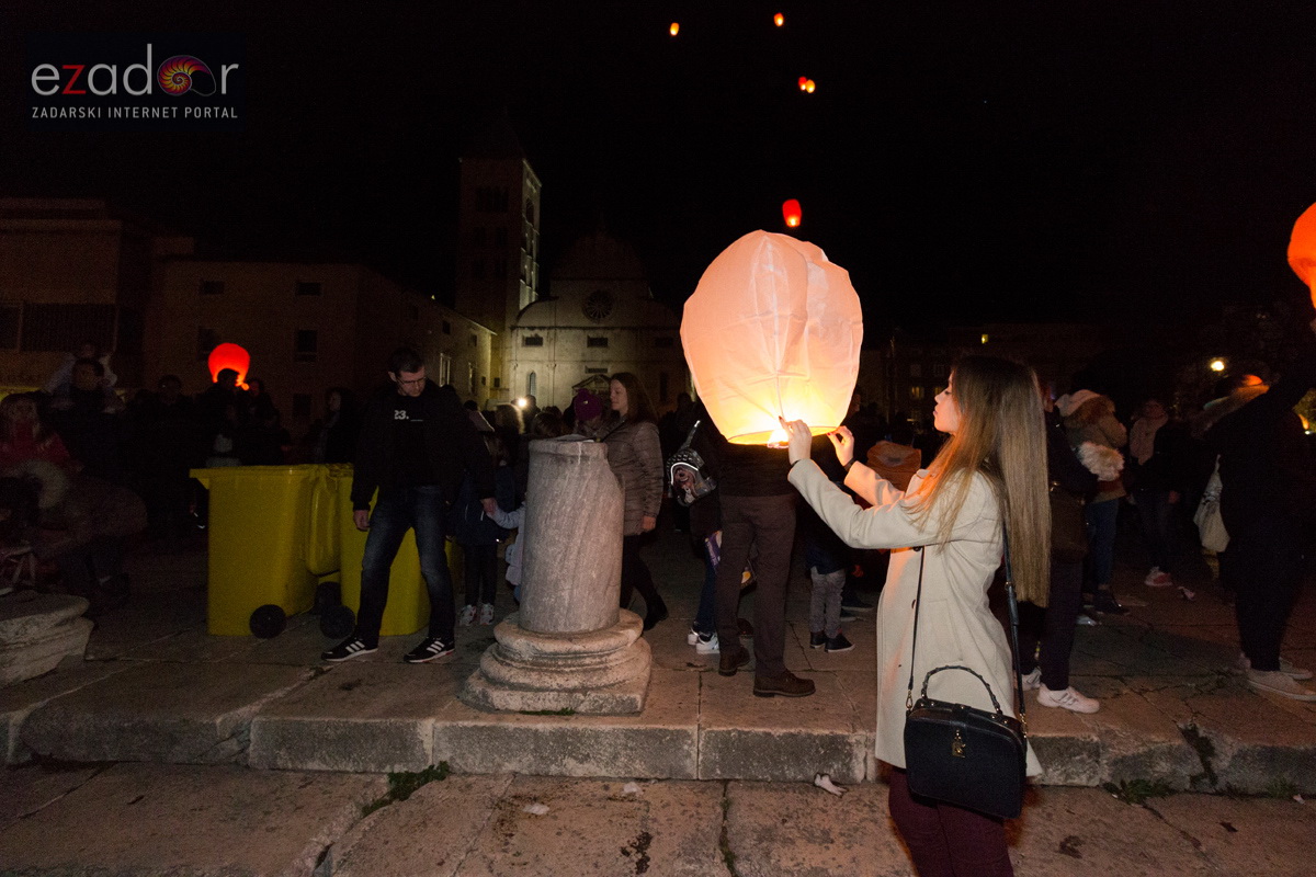 Humanitarni svjetlosni spektakl “Zaželi ljubav” na zadarskom Forumu, 18. veljače 2017. Humanitarni svjetlosni spektakl “Zaželi ljubav” na zadarskom Forumu, 18. veljače 2017.
