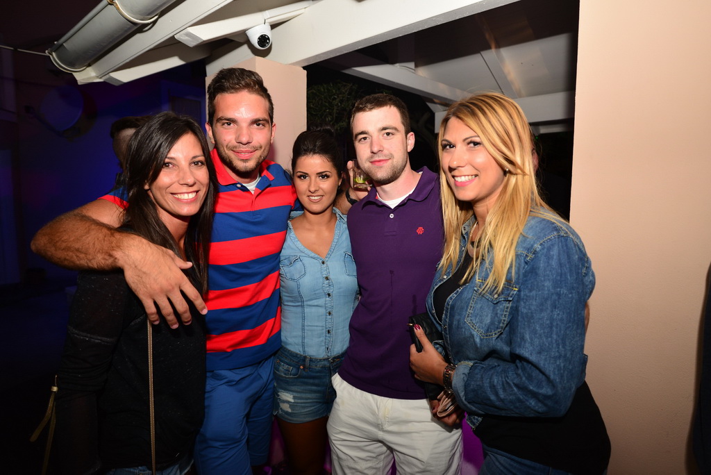 Nostromo & Vagabundo Vir: DJ Djuka i Led robot Nostromo & Vagabundo Vir: DJ Djuka i Led robot