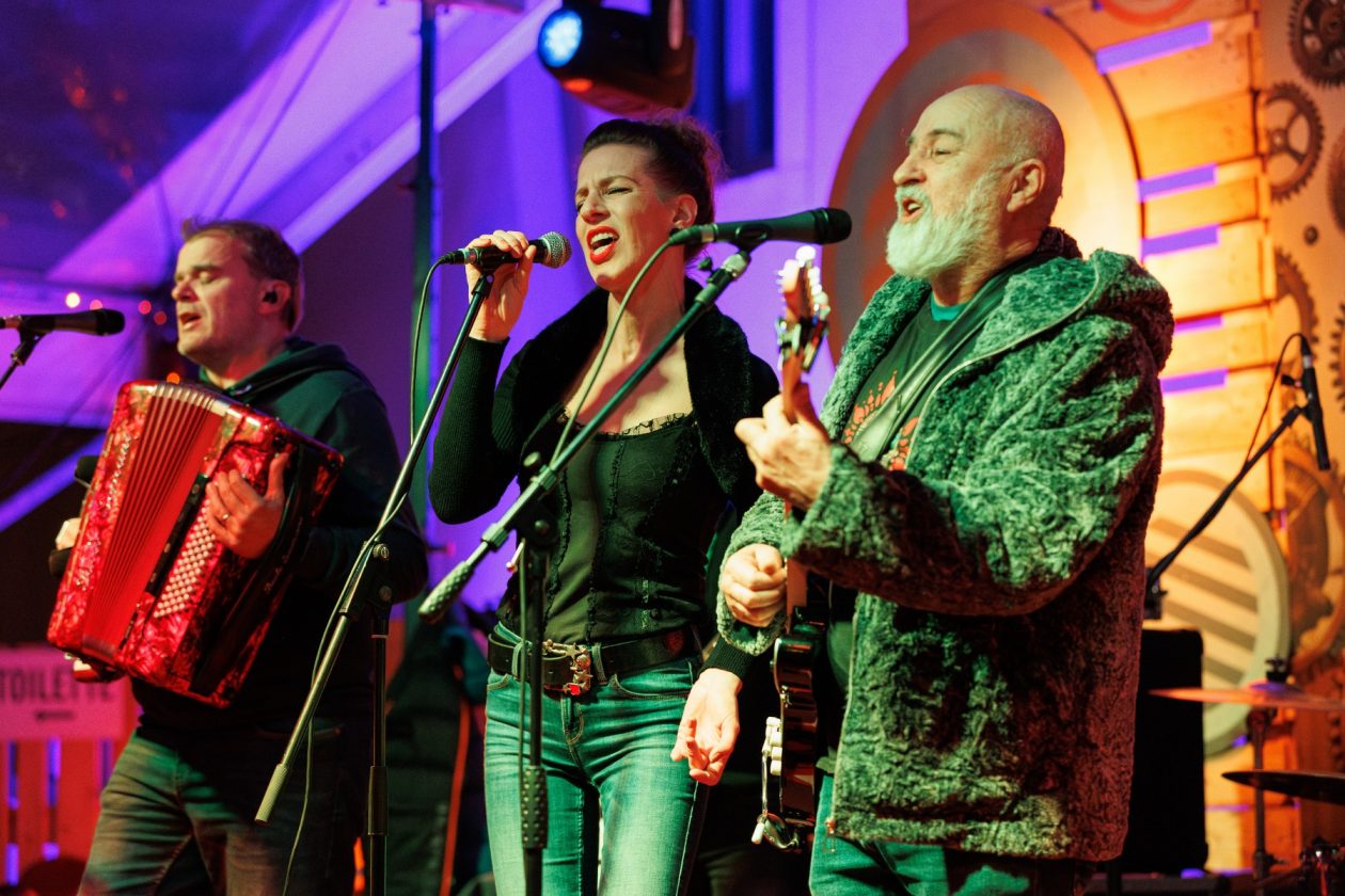 Gustafi @ Božićni gramofon