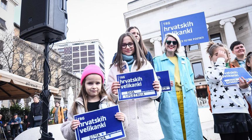 Kampanja za ravnopravnost žena: Trg velikanki uz Trg velikana Kampanja za ravnopravnost žena: Trg velikanki uz Trg velikana