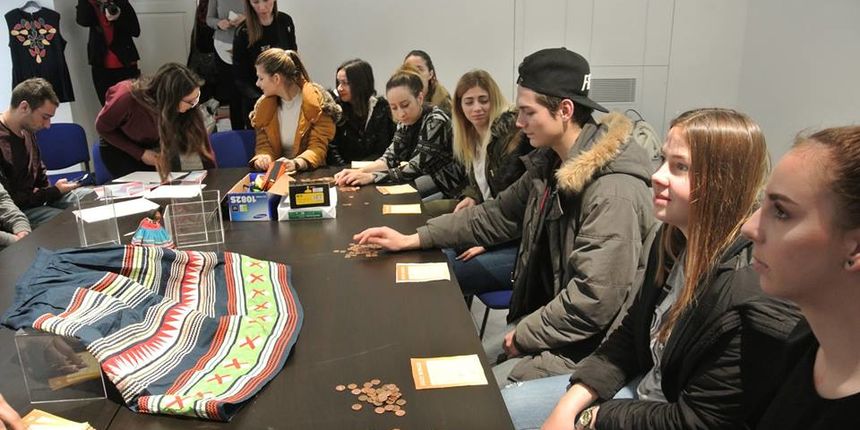 Mladi Amerikanci pridružili se Zadranima u edukaciji u Kneževoj palači Mladi Amerikanci pridružili se Zadranima u edukaciji u Kneževoj palači