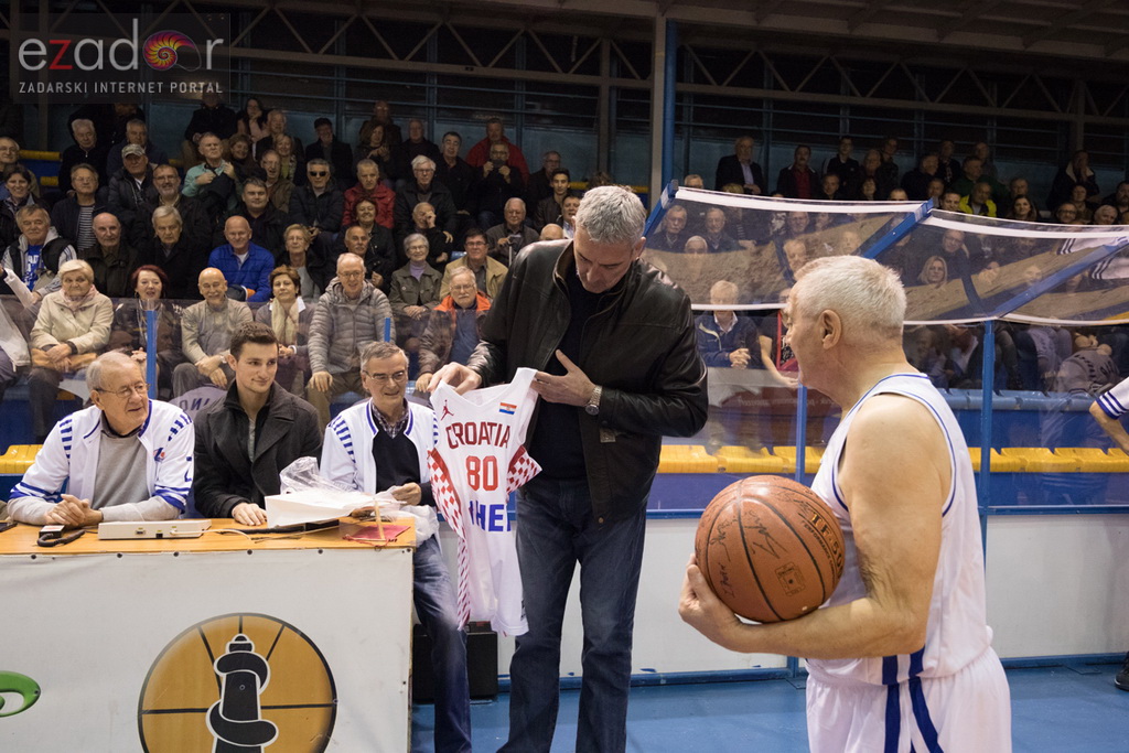 Fešta u povodu 80. rođendana Pina Giergie: Vetarani KK Zadar – Veterani KK Olimpija Fešta u povodu 80. rođendana Pina Giergie: Vetarani KK Zadar – Veterani KK Olimpija