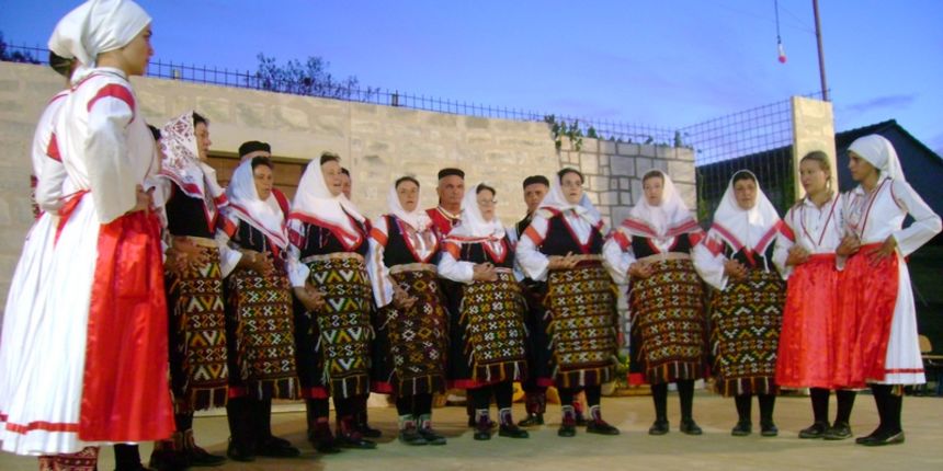 Raštane Donje: Večer folklora “Pisme moje u škatuli stoje” Raštane Donje: Večer folklora “Pisme moje u škatuli stoje”
