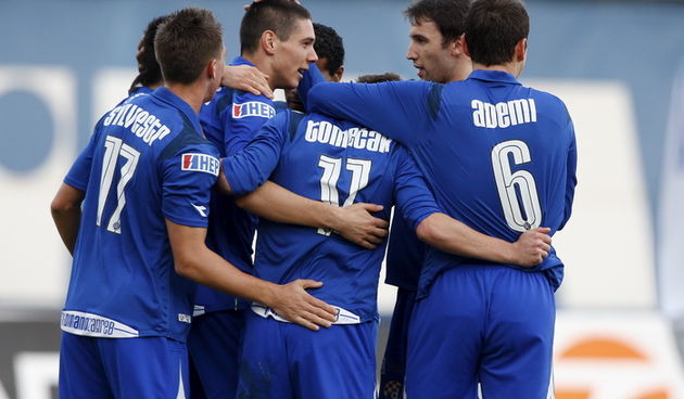 Zagreb, 071110. Stadion u Maksimiru. Utakmica prve Hrvatske nogometne lige izmedju Dinama i Zadra. Na slici: Slavlje Dinamovaca. Foto: Goran Mehkek / Cropix