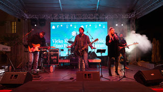 Sveti Nikola i bend Zaratino razveselili i zabavili posjetitelje Sveti Nikola i bend Zaratino razveselili i zabavili posjetitelje