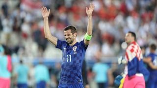 Velika fešta hrvatskih nogometaša i navijača u Bordeauxu nakon pobjede nad Španjolskom 2-1. Photo: Sanjin Strukic/PIXSELL Velika fešta hrvatskih nogometaša i navijača u Bordeauxu nakon pobjede nad Španjolskom 2-1. Photo: Sanjin Strukic/PIXSELL