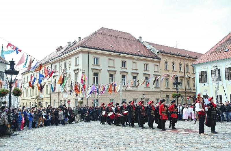 Zagreb: !8. listopada – Međunarodni dan kravate Zagreb: !8. listopada – Međunarodni dan kravate