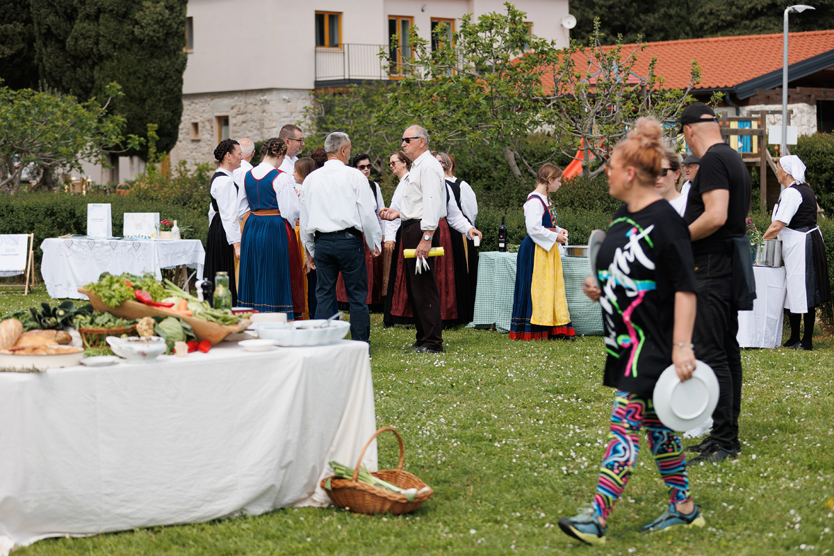 Materine užance @ kamp Crkvine, Vransko jezero Materine užance @ kamp Crkvine, Vransko jezero
