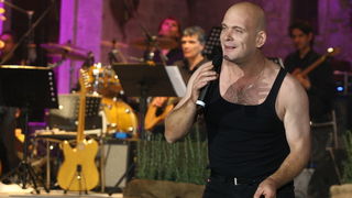 Zadar, 121110.
Dvorana Kresimira Cosica.Festival zabavne glazbe Zadar 2010. Prva vecer.
Na fotografiji : Zoran Jelenkovic u nesluzbenom djelu programa pjevalju pjesme Tomislava Ivcica.
Foto : Vladimir Ivanov / Cropix Zadar, 121110.
Dvorana Kresimira Cosica.Festival zabavne glazbe Zadar 2010. Prva vecer.
Na fotografiji : Zoran Jelenkovic u nesluzbenom djelu programa pjevalju pjesme Tomislava Ivcica.
Foto : Vladimir Ivanov / Cropix